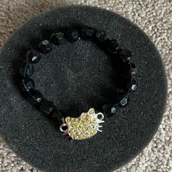 HELLO KITTY BEADS & RHINESTONES STRETCH BRACELETS IN VARIOUS COLORS!
TWO FOR $15 - Picture 3 of 8